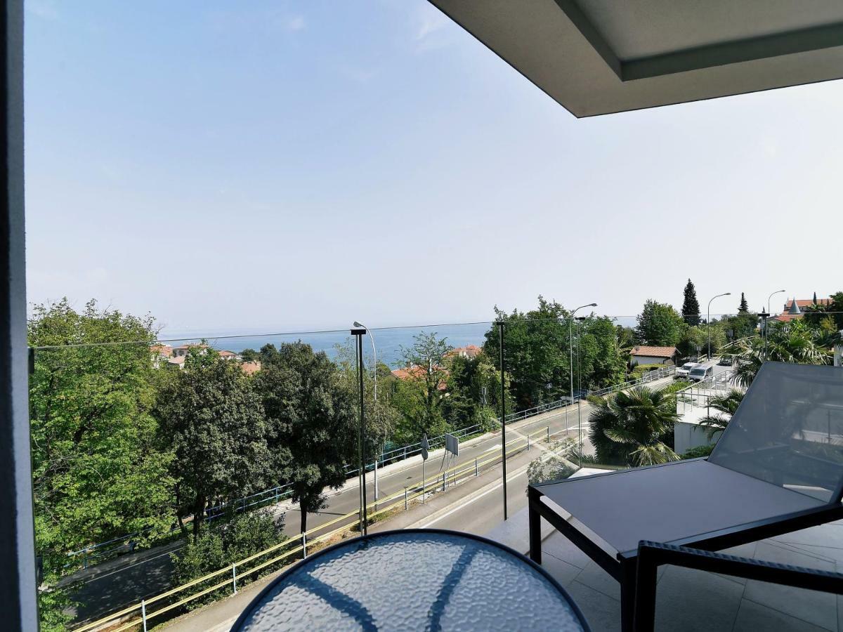 Apartments In Villa Ziza, Rooftop Swimming Pool Opatija Luaran gambar