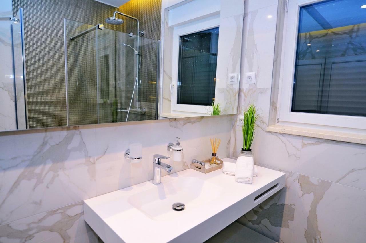 Apartments In Villa Ziza, Rooftop Swimming Pool Opatija Luaran gambar